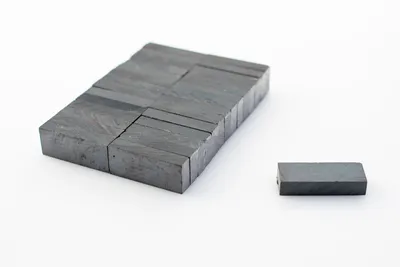 Zdjęcie produktu dla Magnes Ferrytowy Płytkowy  25x10x5 mm F30 komplet 5 sztuk