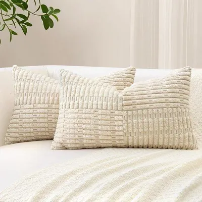 Produktbild von Unyqoos® 2er-Set Cord-Kissenbezüge – dekorative Kissenhüllen aus Cord im Boho-Streifenpatchwork, weich, pflegeleicht, mit verdecktem Reißverschluss