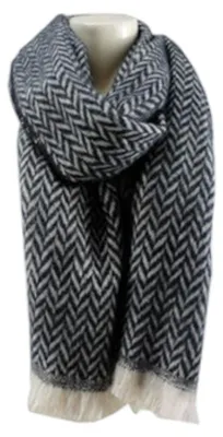 Productafbeelding van Winterse dames sjaal, fashion mix met Polyester. » Winterse sjaal, kasjmier. » Frans sjaal, 190 x 45 cm. » Warme dames sjaal met franjes en glitters: design 2 / zwart. Design: design 2. Kleur: zwart