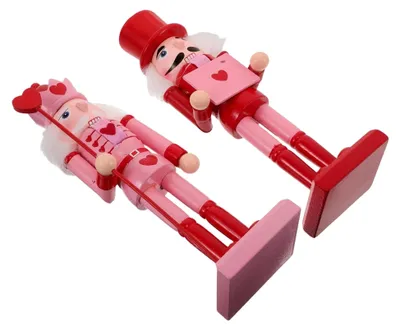 Produktbild von 2er Set Nussknacker 25 cm Valentinstag Tischdekoration mit handgeschnitzten Soldatenfiguren für saisonale romantische Deko