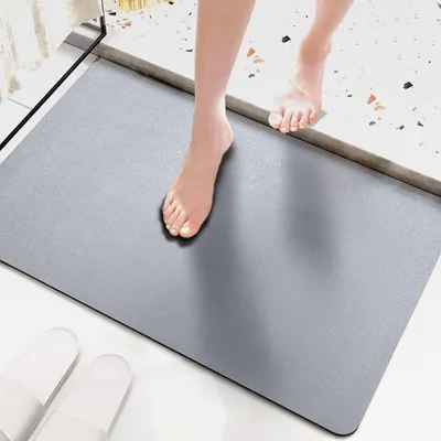 Produktbild von Badematte, Wasserabsorbierende und rutschfeste Badezimmerteppich, Waschbare Badvorleger, Schnell Trockene Badematten für Badezimmerboden, Badewanne, Duschraum, 40 x 60 cm, Grau