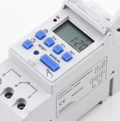 Digitale Wochenzeitschaltuhr für DIN-Schiene, 220/230 V, 10 Schaltzeiten