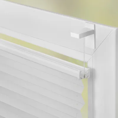 Produktbild von Lichtblick Plissee Klebfix, ohne Bohren, verspannt, blickdicht, Hitzeschutz - Weiß Weiß, 130 cm, 35 cm x 130 cm (B x L)