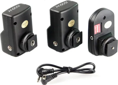 Produktbild von Universal- 16 Kanaele Radio Wireless Remote Speedlite-Blitzausloeser mit 1 Sender & 2 Empfaenger