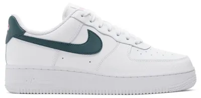 Imagen del producto de Nike Air Force 1 Low 07 en color verde oscuro (para mujer) - Talla EU 39