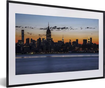 Produktbild von MuchoWow® Gerahmtes Poster New York - Skyline - Amerika 60x40 cm - Poster mit Schwarzem Bilderrahmen Wandposter Rahmen Foto Bilder - Schlafzimmer - Plakat in Rahmen - Drucken