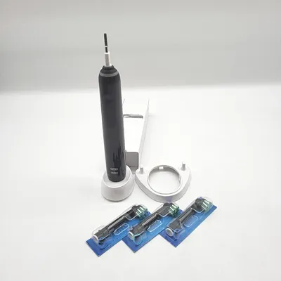 Produktbild von Oral-B Elektrische Zahnbürste Serie 3 Plus Edition 3 Bürstenköpfe Power Pack/Zähne