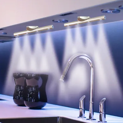 Produktbild von Eaxus® LED Unterbauleuchte - Schrankleuchte Batterie Klebe Lichtleiste für Küche, Kleiderschrank & Co, Silber