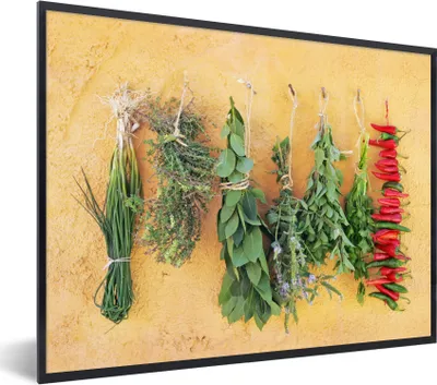 Produktbild von MuchoWow® Gerahmtes Poster Mediterrane Kräuter 40x30 cm - Poster mit Schwarzem Bilderrahmen Wandposter Rahmen Foto Bilder - Kunstposter - Wanddekorationen