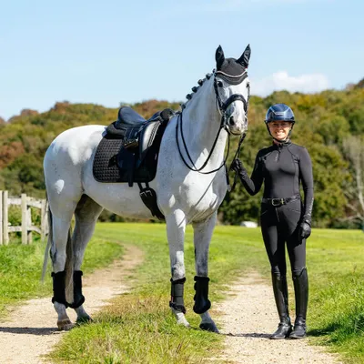 Image de Chabraque de dressage LeMieux en daim, couleur : noir, taille : L