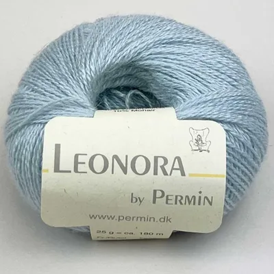 Image de Leonora de Permin – Fil n soie, laine et mohair (couleur bleu ciel, référence 45)