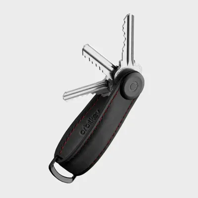 Produktbild von Orbitkey - Crazy-Horse Leder-Schlüsselanhänger - Farbe Obsidianschwarz mit roten Nähten