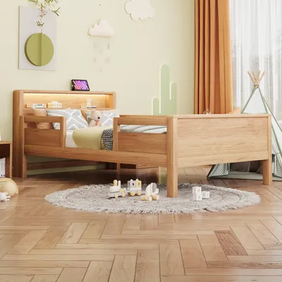 Image de Lit en bois 90 x 200 cm en pin massif, lit d'enfant avec éclairage LED et prise USB/Type-C, lit pour adolescent, lit fonctionnel avec rangement, tête de lit et barrière de sécurité, finition naturelle