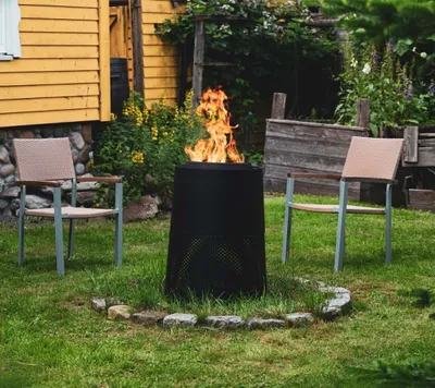 Produktbild von EdenOutdoor Ardeno Doppelwandige Feuerschale / Feuerstelle – Raucharm – Hitzebeständig – Stahl – 58 × 58 × 74,5 cm – Schwarz