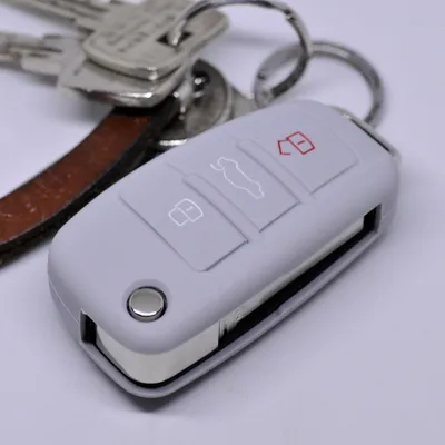 Produktbild von Auto Schlüssel Hülle Silikon Schutz Cover Grau kompatibel mit Audi A1 S1 A3 S3 A4 A6 S6 TT Q3 Q7 R8 8P 8V B7 C6 8J 8U 4L 8X 3 Tasten Klappschlüssel