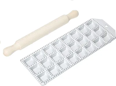 Produktbild von Ravioliform Alu 24er klein (quadr.) mit Nudelholz