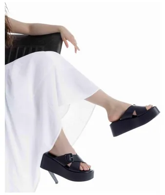 Immagine prodotto di Sandali Refresh 175121NEGRO da Donna