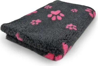 Produktbild von Vet Bed Hundedecke anthrazit mit fuchsia großen und kleinen Pfoten 100 x 75 cm