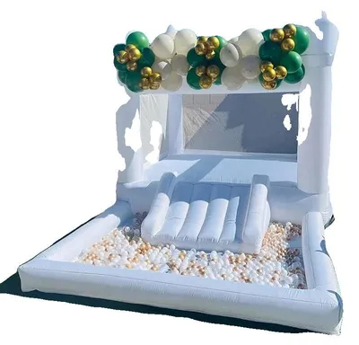 Imagen del producto de Castillo hinchable, diseño inflable, incluye tobogán, dimensiones: 4 x 2,5 x 2,5 metros