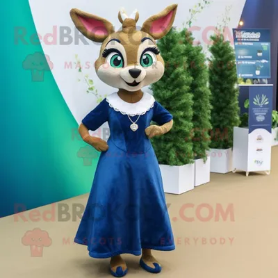 Produktbild von Marineblaues REDBROKOLY Reh Maskottchen Kostüm gekleidet in ein Midi-Kleid und Ohrringe