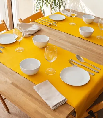 Produktbild von Monaco Sunglow Yellow Tischläufer in Lederoptik | Tafelläufer Gelb 140x45cm