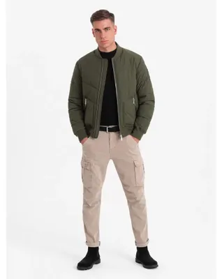 Imagen del producto de Ombre Clothing. Chaqueta bomber para hombre, modelo Brymoira, color verde oliva, talla XL