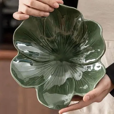 Productafbeelding van Keramische tafel – Donkergroen bloemenmotief – Serveerschaal voor fruit – 23 cm