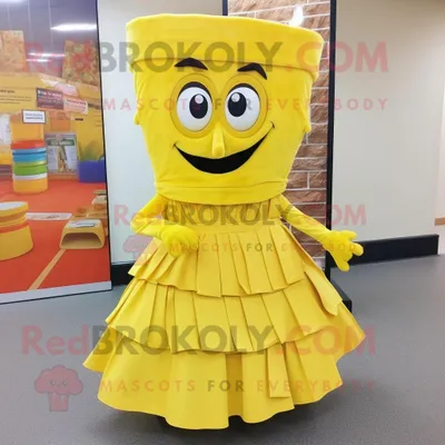 Immagine prodotto di Personaggio in costume della mascotte REDBROKOLY Lasagna gialla vestito con un abito midi e fasce da smoking