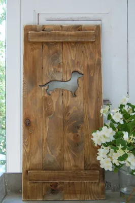 Produktbild von Landhaus Fensterladen Hund, Dackel, Shabby antique chic Nussfarben Handgefertigt