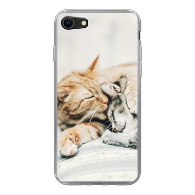 Produktbild von MuchoWow® Handyhülle Schutzhülle Hülle für iPhone 8 Katzen - Sofa - Wohnzimmer Silikon Softcase Handy Hülle - Schutzhaube