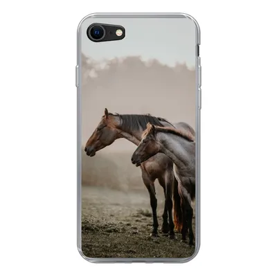 Produktbild von MuchoWow® Handyhülle Schutzhülle Hülle für iPhone SE 2022 Pferde - Nebel - Wiese Silikon Softcase Handy Hülle - Schutzhülle