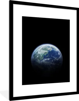 Produktbild von MuchoWow® MuchoWow® Gerahmtes Poster Erde - Weltraum - Schwarz 60x80 cm - Poster mit zchwarzem Bilderrahmen - Wohnzimmer - Dekorationen - Prämie