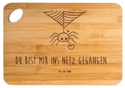 Produktbild von Mr. & Mrs. Panda Frühstücksbrett Spinne Agathe Liebe - Transparent - Geschenk, Verliebt, vesperbrettchen, Holzbrett, Brett, Liebesbeweis, Schneidebrett, Liebesgeschenk