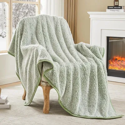 Productafbeelding van Kuscheldecke, Sherpa deken, zacht, 228x228 cm, saliegroen, omkeerbaar, extra zacht