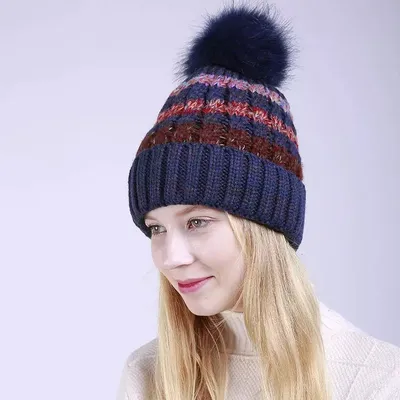 Produktbild von Retro Mütze Blau - Stilvoll und Warm KP21377
