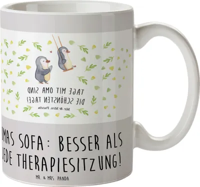 Produktbild von Mr. & Mrs. Panda Kaffeetasse Oma Sofa - Grau Pastell - Geschenk, Kaffeebecher, Familie, haferl, Großmutter, Omi, Becher, Teetasse, Familienmitglieder, Zuflucht, Tasse
