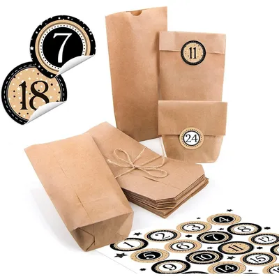 Produktbild von 24 kleine braune Papiertüten natur Kraftpapier 10,7 x 22 x 4,2 cm + 1 bis 24 Nummern Zahlen rund vintage natürlich Aufkleber Adventskalender Kalender basteln befüllen Mini-TütenSchwarz, Gold, Weiß