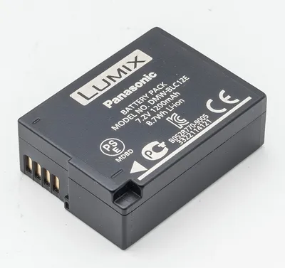 Immagine prodotto di Panasonic LUMIX DMW-BLC12E Batteria agli ioni di litio 7,2V, 1200 mAh (adatta per GH2, G5, FZ200, GX8, G70, FZ1000, FZ300, FZ200)(35,99€)