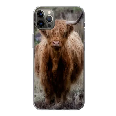 Produktbild von MuchoWow® Handyhülle Schutzhülle Hülle für iPhone 13 Pro Max Schottischer Hochländer - Moos - Gras Silikon Softcase Handy Hülle - Mobiltelefon