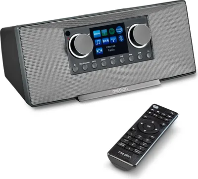 A Medion internet radio and its remote control are displayed on a white background.