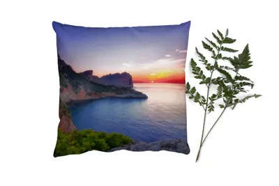Produktbild von MuchoWow® Zierkissen Sofakissen Wohnzimmer Dekokissen 45x45 cm Meer - Felsen - Berge - Natur - Schlafpolster - Polster für das Sofa