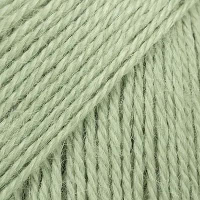 Produktbild von Drops Alpaca 9038 Uni-Colour Garn in Grün-Salbei – Weich, hochwertig & vielseitig für Strick- und Häkelprojekte
