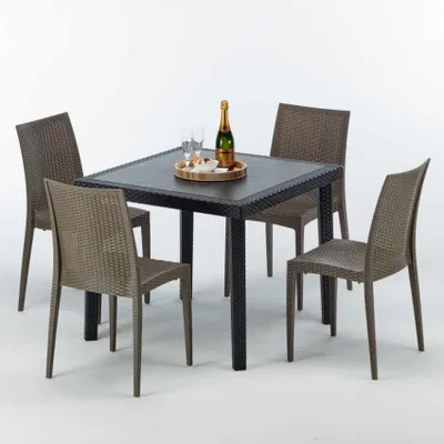 Produktbild von Schwarz Quadratisch Tisch und 4 Stühle Farbiges Polypropylen-Außenmastenset Grand Soleil Bistrot Passion - Braun