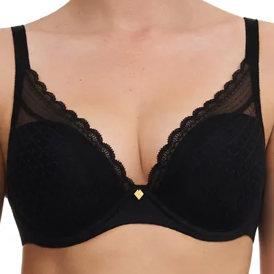 Produktbild von Chantelle Easy Feel Norah Chic Schalen-BH Spitzenborte am Dekolleté, Feminine Optik, Kleines Schmuckdetail vorn