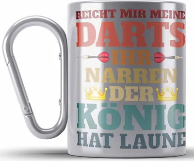 Produktbild von Trendation - Dart Edelstahl Tasse Karabiner Dartpfeil Reicht Mir Meine Darts Spruch Männer Dart-Spieler Geschenkidee (Silber)