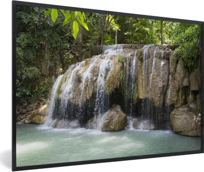 Produktbild von MuchoWow® Gerahmtes Poster Wasserfall über Felsen im thailändischen Nationalpark Erawan 30x20 cm - Poster mit Schwarzem Bilderrahmen Wandposter Rahmen Foto Bilder - Kunstdruck - Bild-Poster