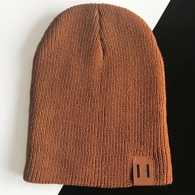 Produktbild von Einfarbige Mütze in Braun – Ideal für den Winter KP12439