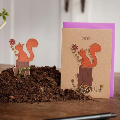 Produktbild von Dankeskarte Eichhörnchen - Pflanzbare Karte mit Saatstecker & Blumensamen - DIN