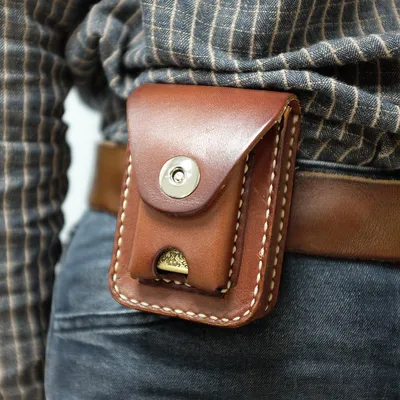 Produktbild von Lederen Tas für Zigarettenkokers mit Handarbeit, braun,