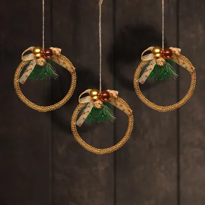 Produktbild von com-four® 3x Deko Weihnachts-Kranz - Adventskranz mit Zapfen, Schleife, Kugeln
